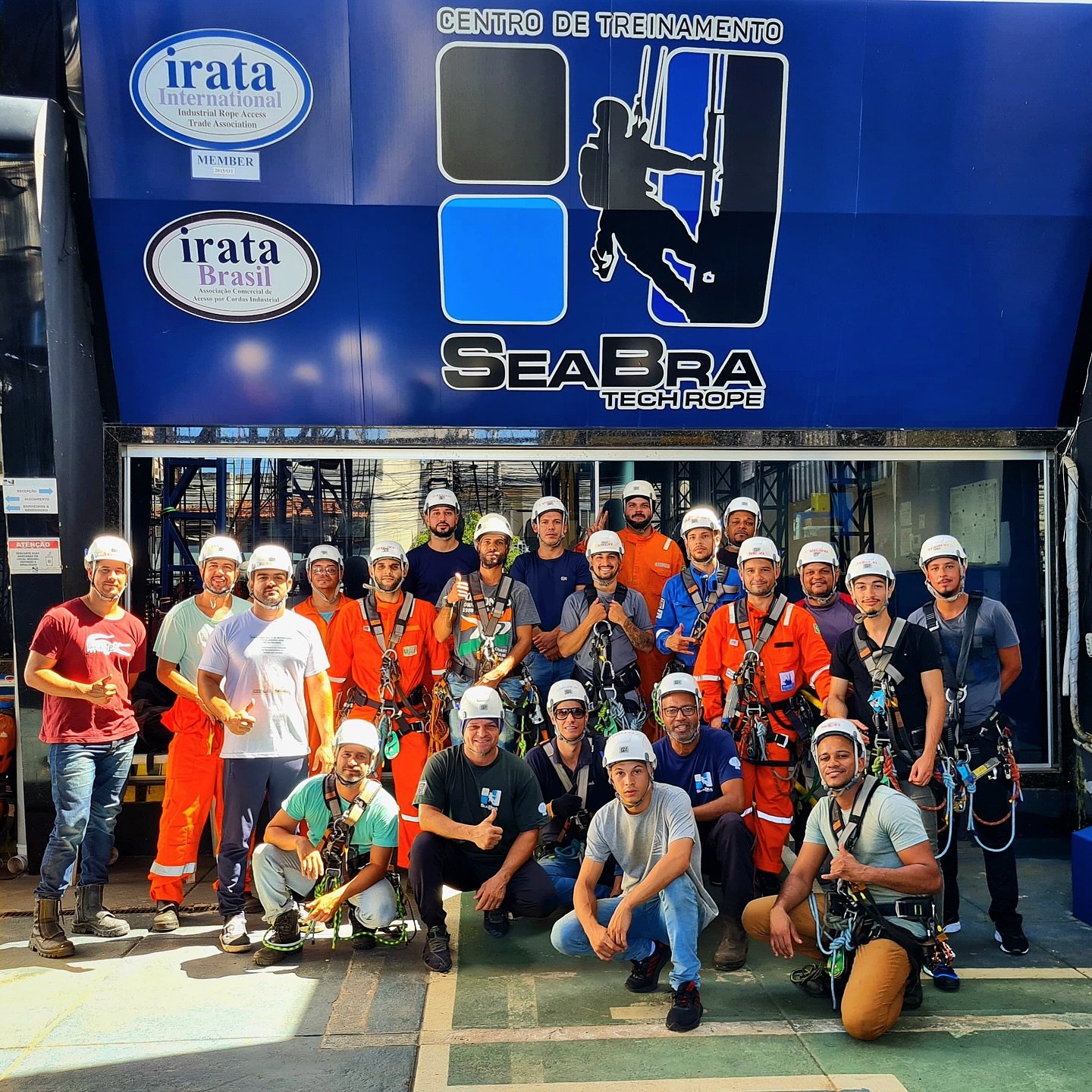 Equipe participante de treinamento na Seabra